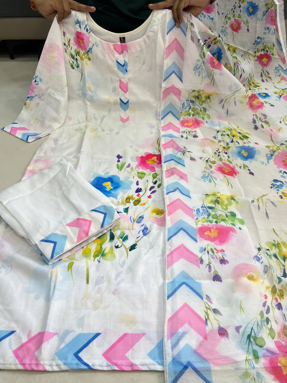 Beautifully crafted Pure Linen Suit Set Size : M L XL XXL 3XL*