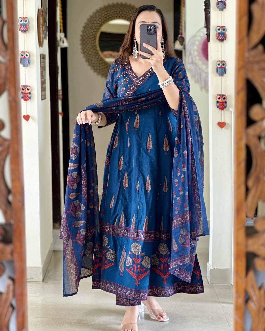 beautiful Heavy anarkali  3pcs kurti set  Available size _M to 4xl*