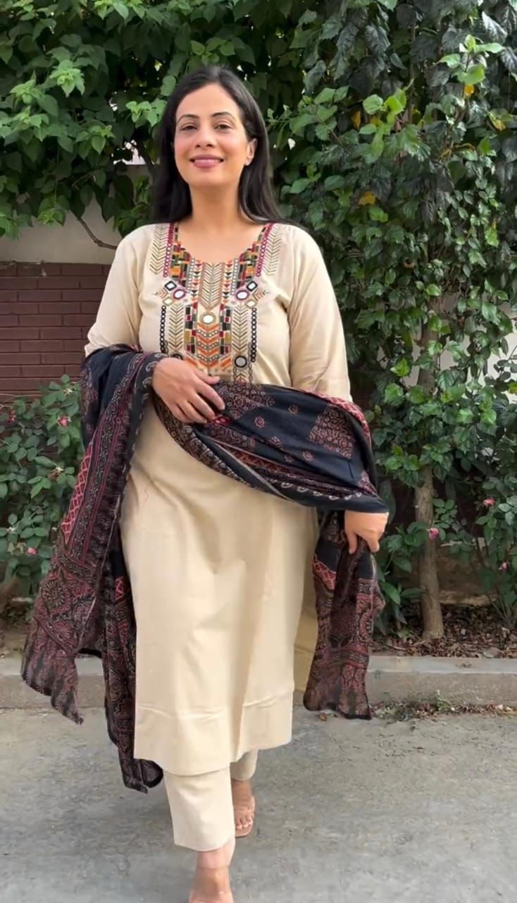 Beautiful Embroidery 3pcs pure cotton kurti set Size: *M/38, L/40, XL/42, XXL/44,XXXl/46*