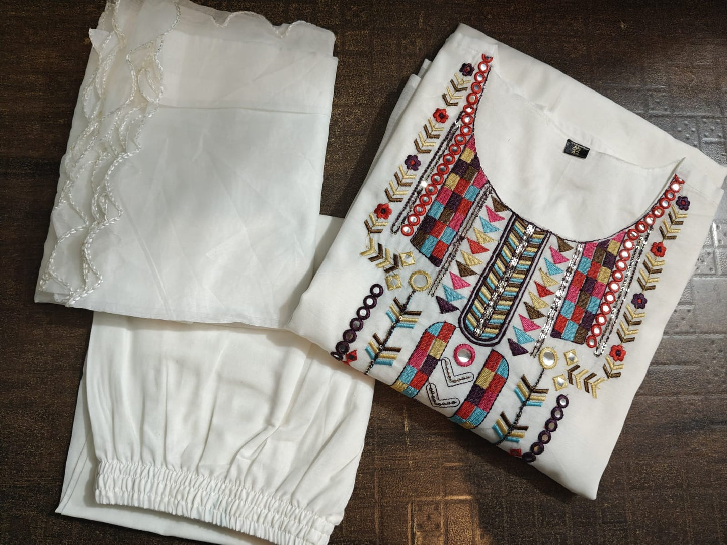 Elegant Chanderi suit with cotton pant naazmin dupatta  Size:-M/38,L/40,XL/42,XXL/44, XXXL/46*