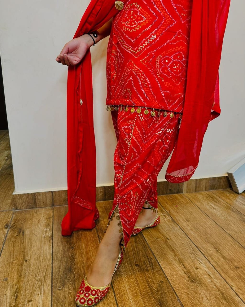 coin lace work  tulip bottom elegant Partywear Kurti set 
Size M To XXL