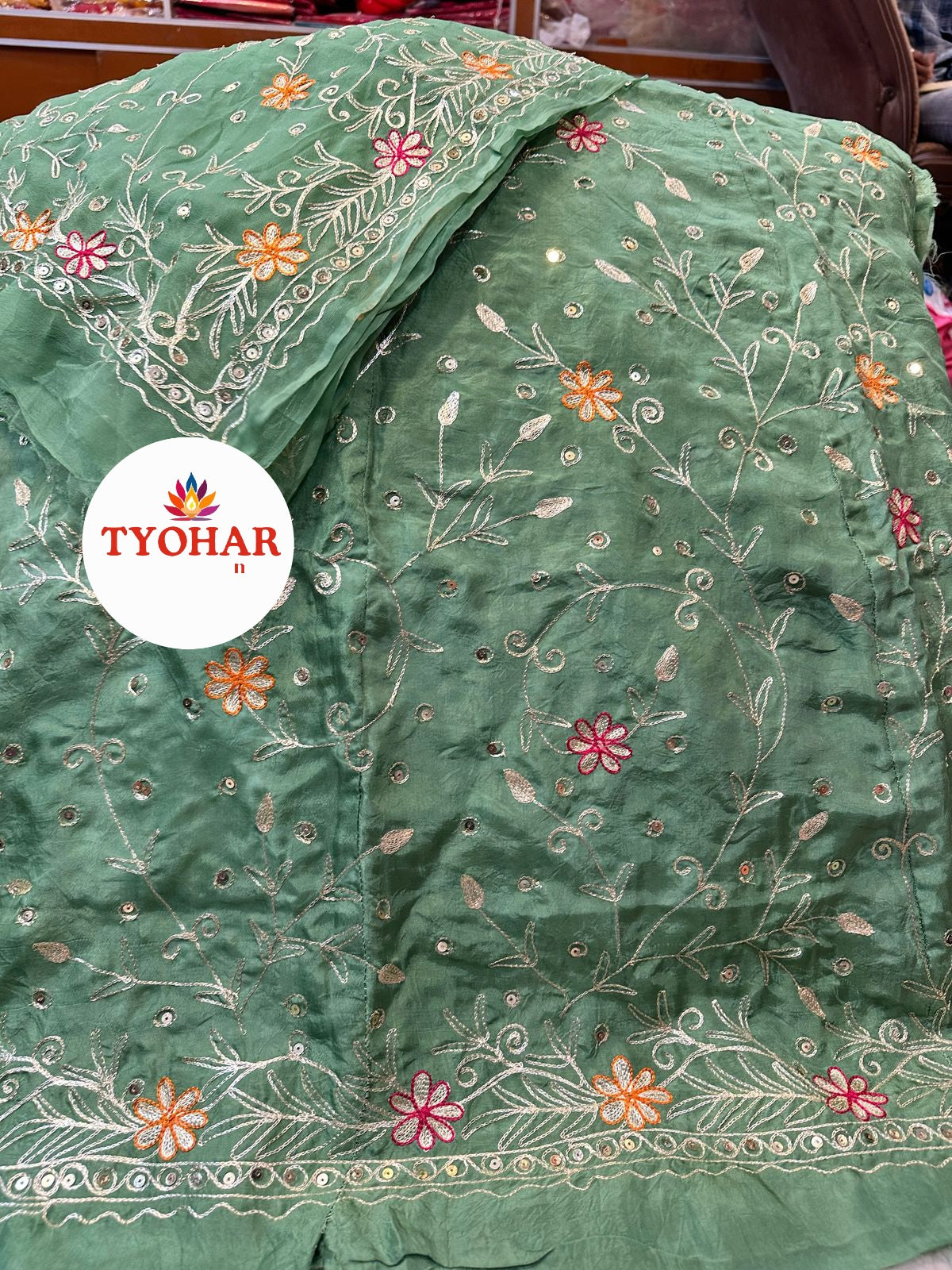 Upada pure odhna heavy jari work poshak