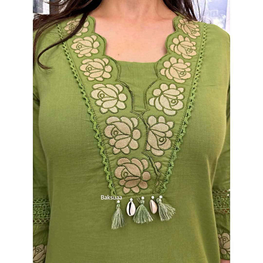 Partywear elegant straight kurta 3 pcs set Size available*- *38(M),40(L),42(XL)*
*44(XXL),